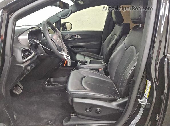 2C4RC1CGXSR530112 2025 CHRYSLER VOYAGER Black Вид салону спереду