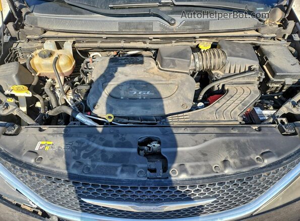 2C4RC1DG1HR608770 2017 CHRYSLER PACIFICA Black Widok komory silnika