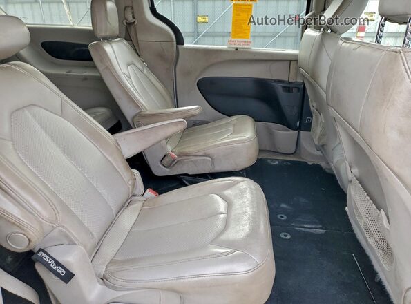 2C4RC1DG2MR551361 2021 CHRYSLER VOYAGER White Widok wnętrza z tyłu