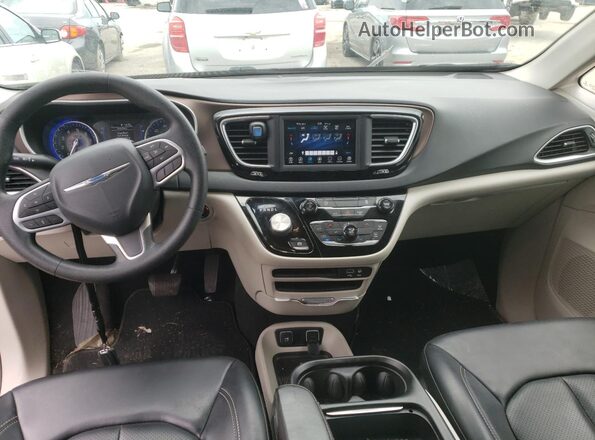2C4RC1DG5LR265664 2020 CHRYSLER VOYAGER Black Dashboard view