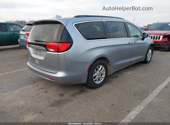 2C4RC1DG9LR256918 2020 CHRYSLER VOYAGER Silver Tył prawy