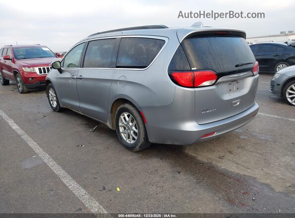 2C4RC1DG9LR256918 2020 CHRYSLER VOYAGER Silver Tył lewy