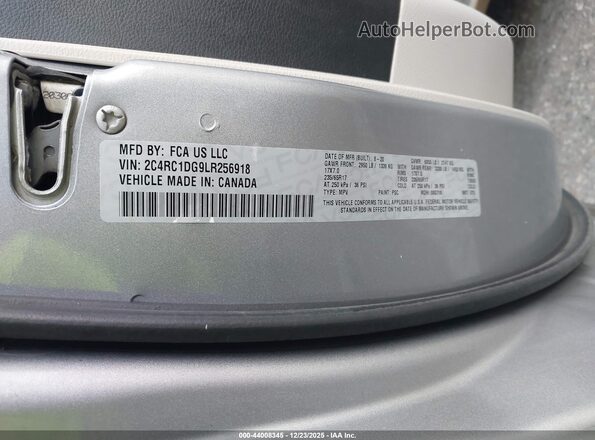 2C4RC1DG9LR256918 2020 CHRYSLER VOYAGER Silver Widok komory silnika