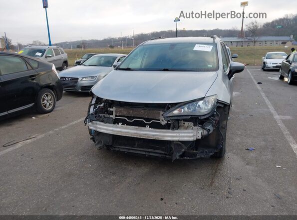 2C4RC1DG9LR256918 2020 CHRYSLER VOYAGER Silver Widok deski rozdzielczej