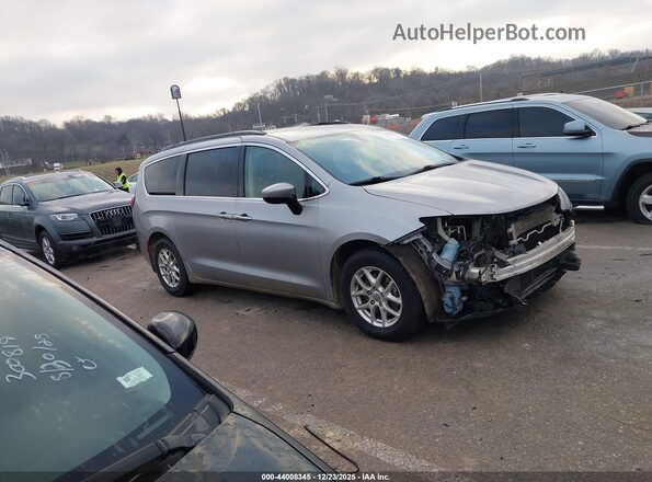 2C4RC1DG9LR256918 2020 CHRYSLER VOYAGER Silver Widok zestawu wskaźników