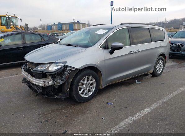 2C4RC1DG9LR256918 2020 CHRYSLER VOYAGER Silver Przód lewy