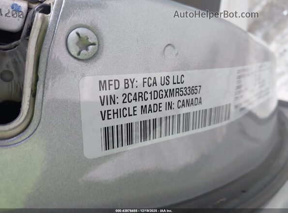 2C4RC1DGXMR533657 2021 CHRYSLER VOYAGER Gray 