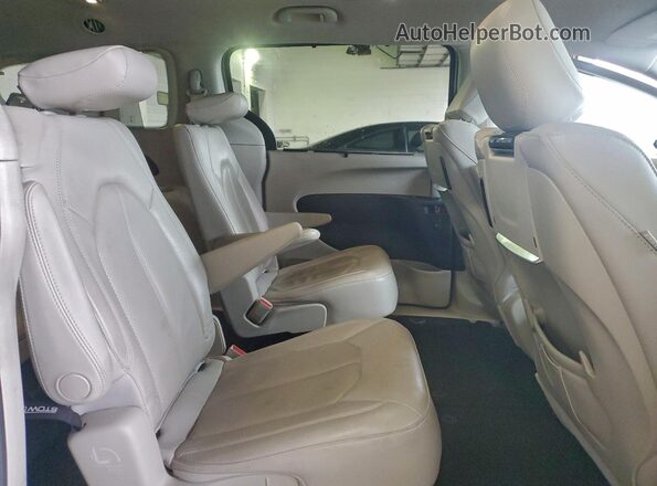 2C4RC1EG5LR100986 2020 CHRYSLER PACIFICA Silver Vista interior trasera