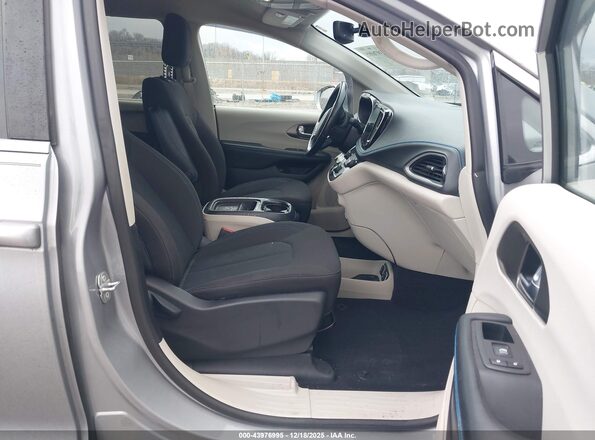 2C4RC1R74MR544663 2021 CHRYSLER PACIFICA Silver Vista interior delantera