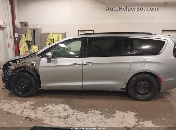 2C4RC1S79MR517730 2021 CHRYSLER PACIFICA Silver Widok wnętrza 360 stopni