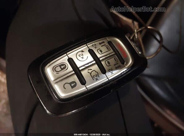 2C4RC1S79MR517730 2021 CHRYSLER PACIFICA Silver Widok deski rozdzielczej