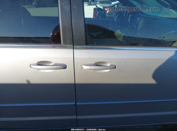 2C4RDGCG0HR737312 2017 DODGE GRAND CARAVAN Silver Rear interior view