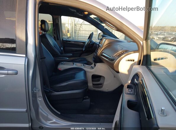 2C4RDGCG2HR801964 2017 DODGE GRAND CARAVAN Silver Սալոնի դիմացի տեսք