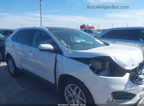 2FMPK4J99NBA99464 2022 FORD EDGE White Widok wnętrza z tyłu