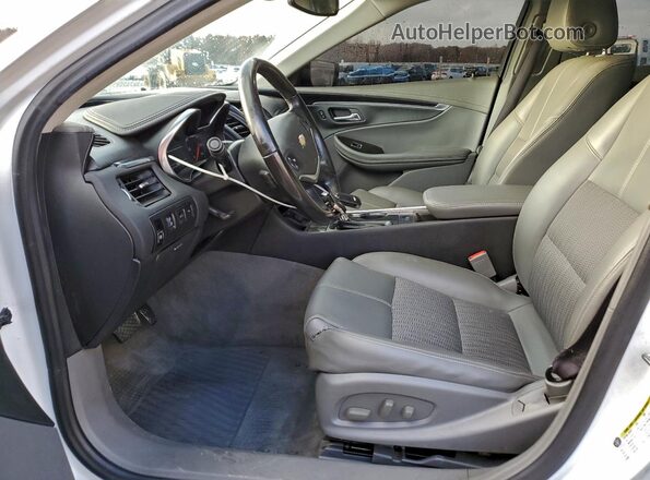 2G1105SA3H9138486 2017 CHEVROLET IMPALA White Widok wnętrza z przodu