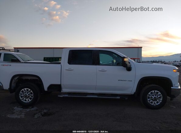 2GC1KNEYXS1229836 2025 CHEVROLET SILVERADO White Вид задньої частини салону