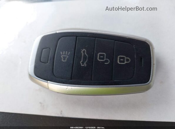 2LMHJ5AT0KBL03660 2019 LINCOLN MKT Gold Вид панелі приладів