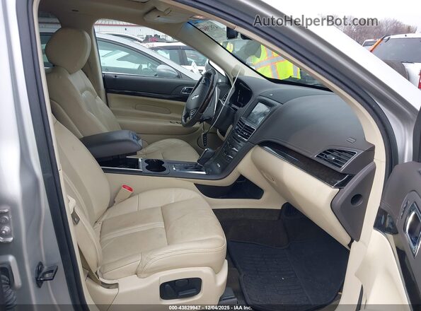 2LMHJ5AT9KBL01602 2019 LINCOLN MKT Silver Вид салону спереду