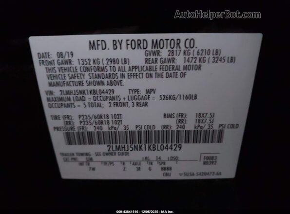 2LMHJ5NK1KBL04429 2019 LINCOLN MKT Black Vista del compartimento del motor