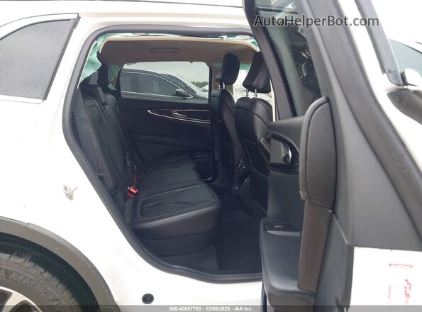 2LMPJ6J99PBL06232 2023 LINCOLN NAUTILUS White 