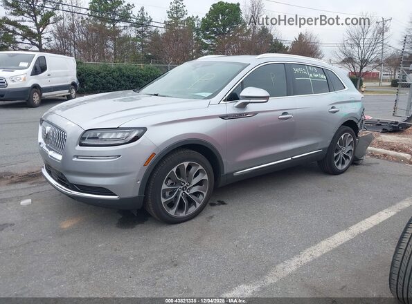 2LMPJ6K96PBL15663 2023 LINCOLN NAUTILUS Silver Przód lewy
