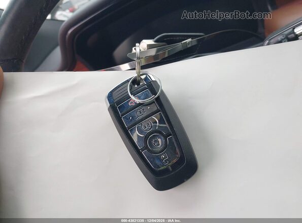 2LMPJ6K96PBL15663 2023 LINCOLN NAUTILUS Silver Widok deski rozdzielczej