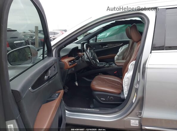 2LMPJ6K97MBL12279 2021 LINCOLN NAUTILUS Silver Front interior view