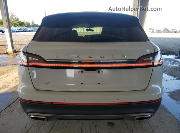 2LMPJ8J94PBL21443 2023 LINCOLN NAUTILUS White Widok z tyłu