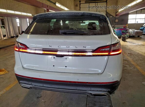 2LMPJ8J98PBL30176 2023 LINCOLN NAUTILUS White 