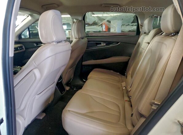 2LMPJ8J98PBL30176 2023 LINCOLN NAUTILUS White 