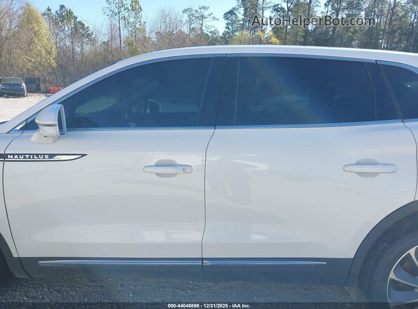2LMPJ8K93NBL06069 2022 LINCOLN NAUTILUS White Vista interior de 360 grados