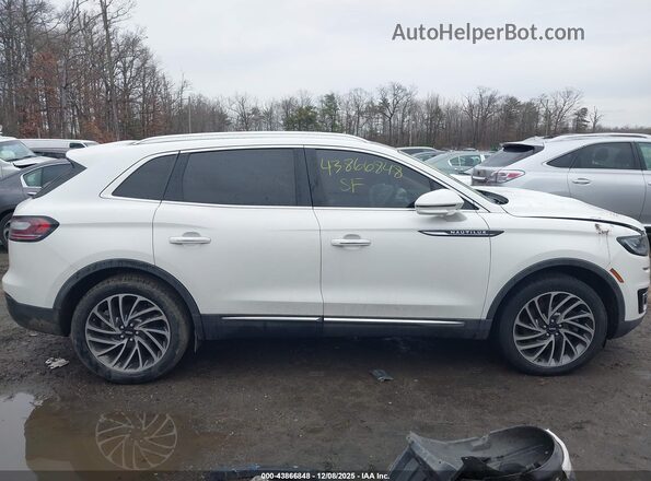2LMPJ8K95LBL27468 2020 LINCOLN NAUTILUS White Rear interior view