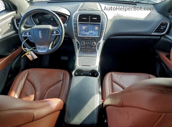 2LMPJ8KP7LBL10704 2020 LINCOLN NAUTILUS White Vista del salpicadero
