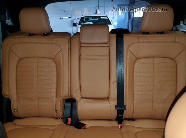 2LMPJ9JP5PBL21066 2023 LINCOLN NAUTILUS White Vista de los asientos traseros
