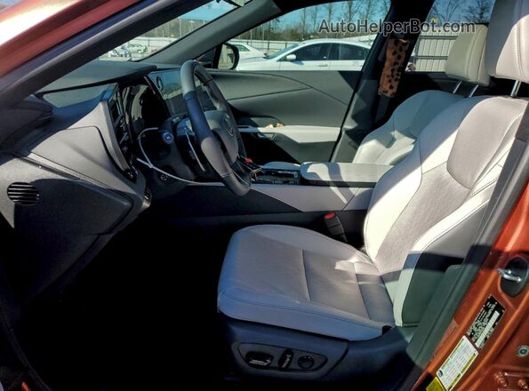 2T2BAMCA2PC020280 2023 LEXUS RX Orange Вид салону спереду