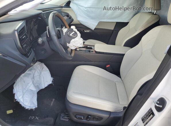 2T2BBMCA4PC020598 2023 LEXUS RX Белый Вид салона спереди
