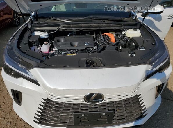 2T2BBMCAXSC101369 2025 LEXUS RX White Widok wnętrza z tyłu