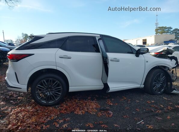 2T2BCMEA2PC001865 2023 LEXUS RX 500H Белый Вид задней части салона