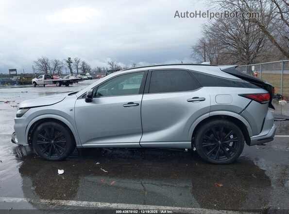 2T2BCMEA3RC017611 2024 LEXUS RX 500H Gray 360 interior view