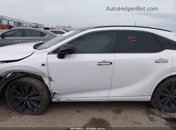2T2BCMEA9RC012784 2024 LEXUS RX 500H White უკანა სალონის ხედი