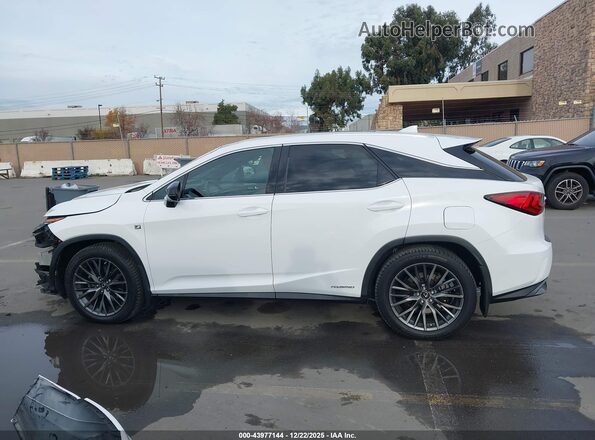 2T2BGMCA2JC021760 2018 LEXUS RX 450H White 