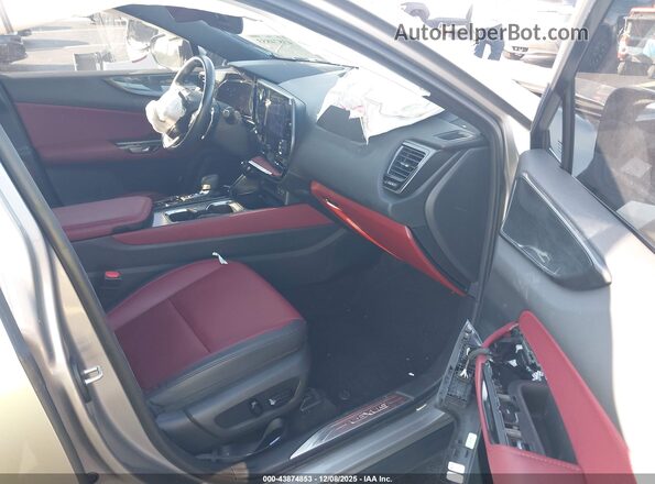 2T2GDCAZXSC019452 2025 LEXUS NX 250 Beige Widok wnętrza z przodu