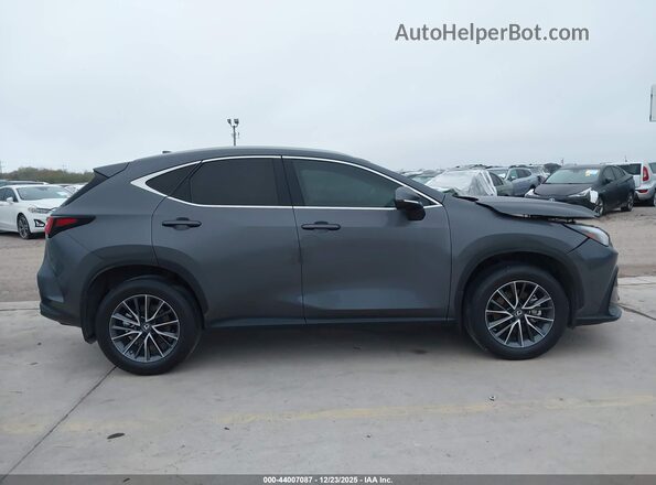 2T2GGCEZ1NC009902 2022 LEXUS NX 350 Gray Vista interior trasera