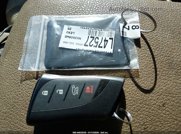 2T2GGCEZXSC072721 2025 LEXUS NX 350 Серебряный Вид панели приборов