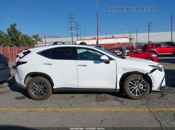 2T2GGCEZXTC095580 2026 LEXUS NX White Vista interior trasera