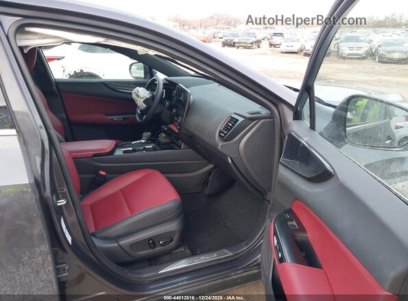 2T2GKCEZ5NC008847 2022 LEXUS NX 350H Серый Вид салона спереди