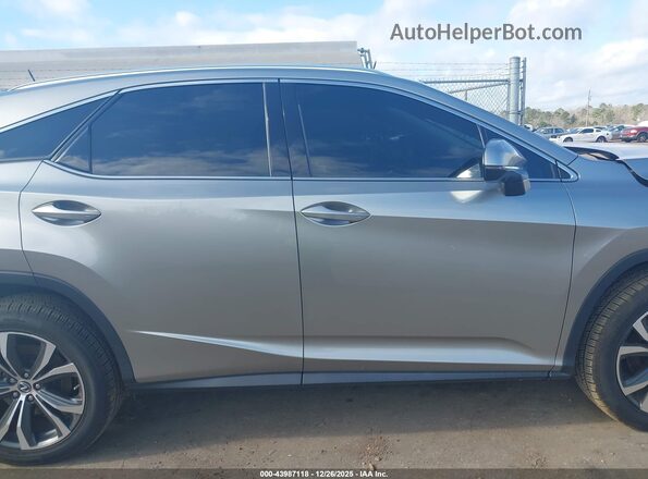 2T2HZMAA3LC170768 2020 LEXUS RX 350 Silver Widok wnętrza z tyłu