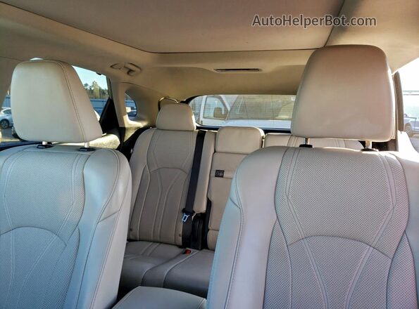 2T2JZMDA2NC360982 2022 LEXUS RX White Widok tylnych siedzeń