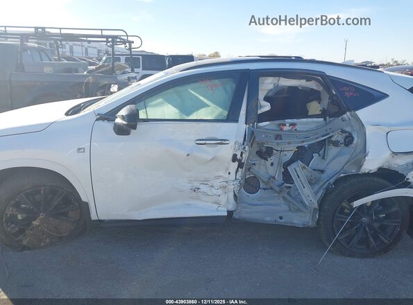 2T2KGCEZ6RC043981 2024 LEXUS NX 350 White Vista interior trasera
