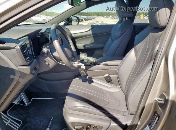 2T2KGCEZ7RC045920 2024 LEXUS NX Silver Вид салону спереду
